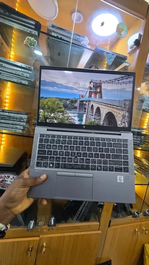 Laptop HP ZBook Firefly 14 G7 8GB Intel Core i5 SSD 256GB