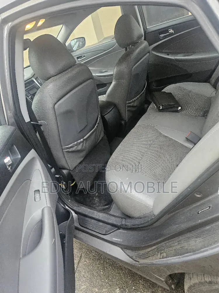 Hyundai Sonata 2012