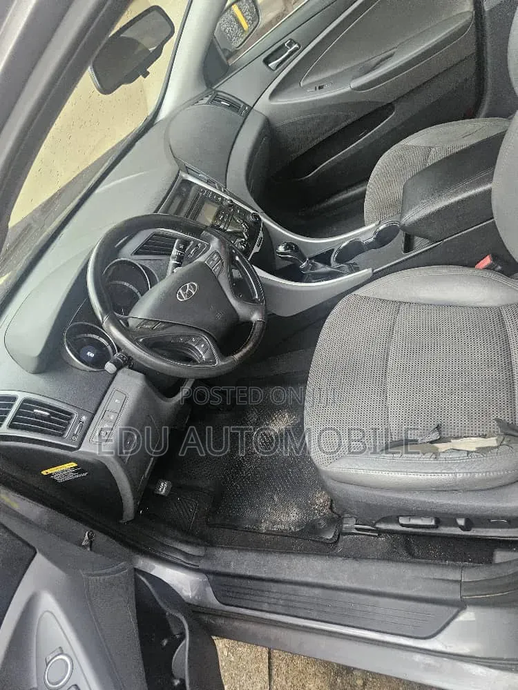 Hyundai Sonata 2012