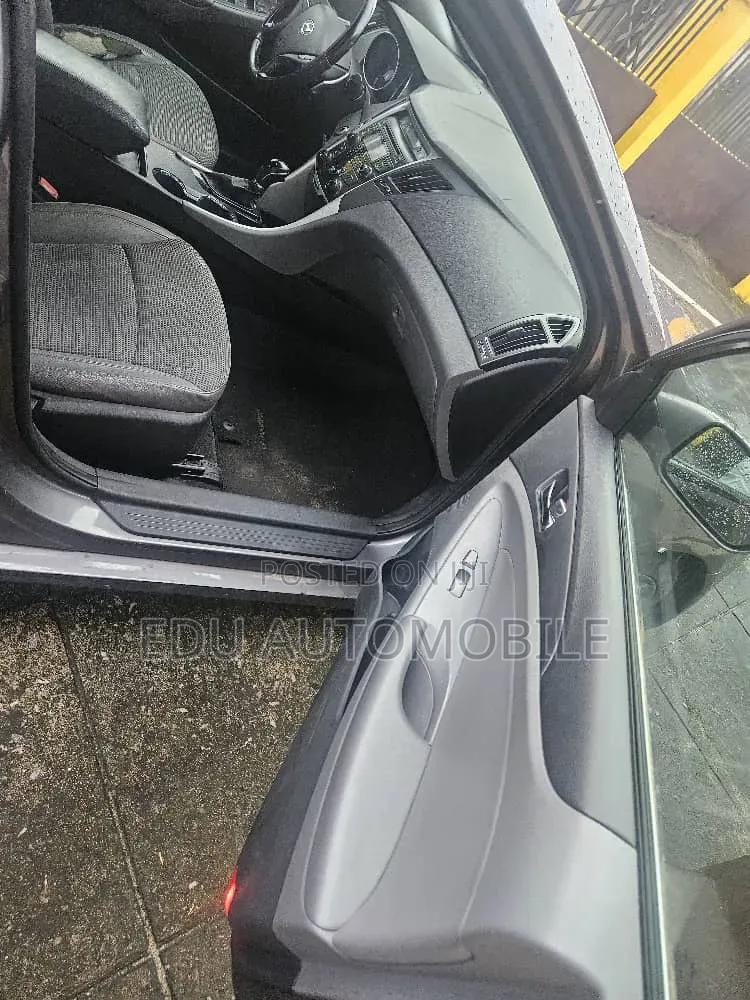Hyundai Sonata 2012