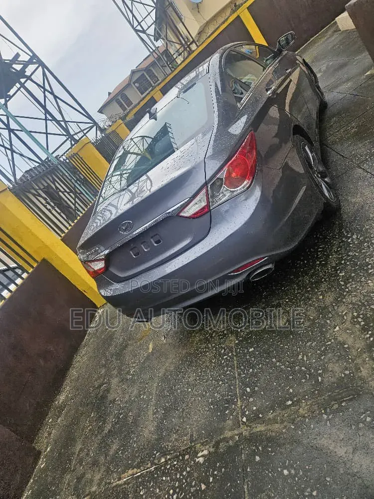 Hyundai Sonata 2012