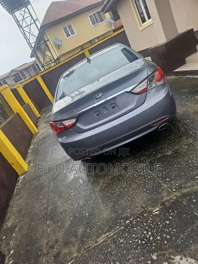 Hyundai Sonata 2012