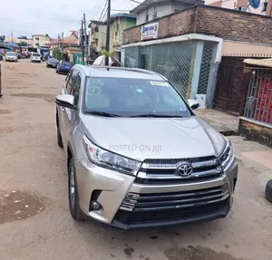 Toyota Highlander 2015 Gold