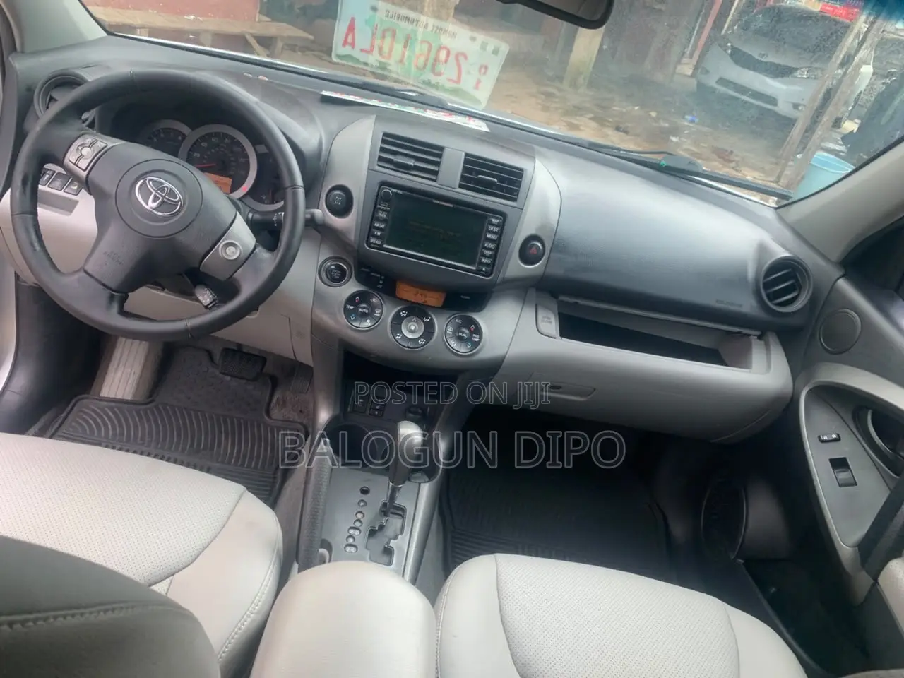 Toyota RAV4 2010 Silver
