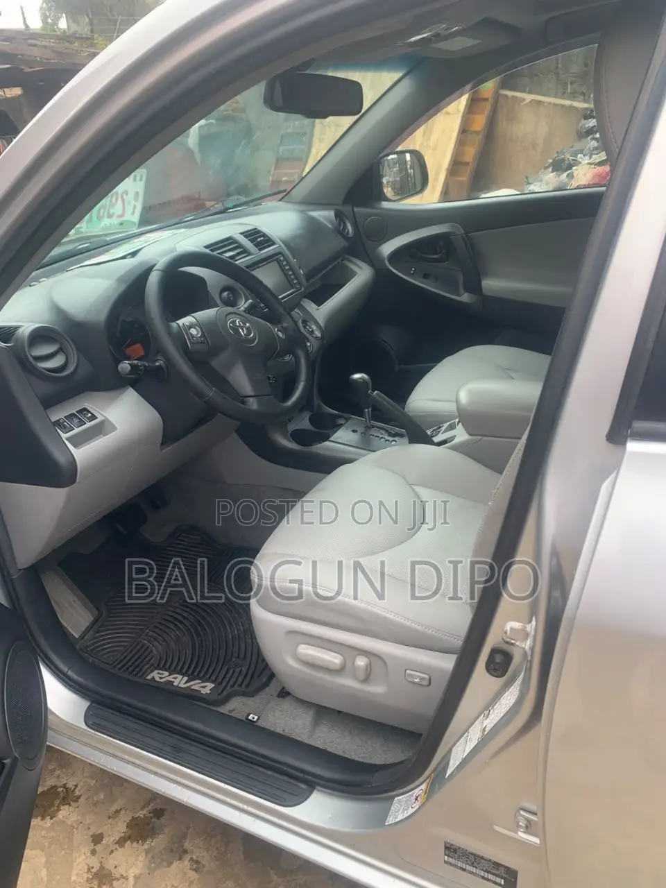 Toyota RAV4 2010 Silver