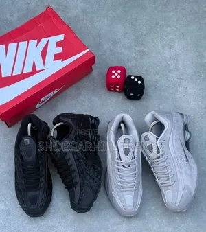 Nike Shox R4 Black and Offwhite