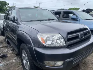 Toyota 4-Runner Limited V8 2005 Gray