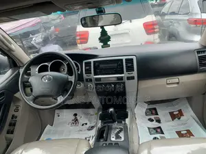 Toyota 4-Runner Limited V8 2005 Gray