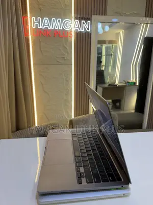 Laptop Apple MacBook Pro 2022 M2 16GB Apple M2 SSD 512GB