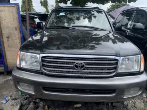 Toyota Land Cruiser 4x4 2004 Black
