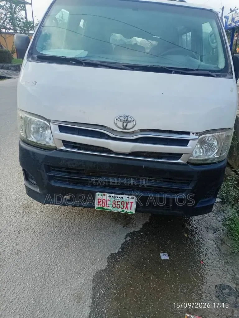 Toyota HiAce 2008 White