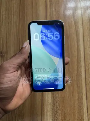 Apple iPhone 11 64 GB White