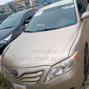 Toyota Camry LE 4dr Sedan (2.5L 4cyl 6AM) 2010 Brown