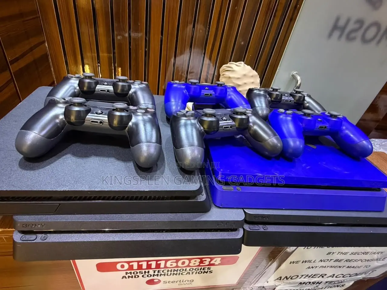 Clean PS4 With 2 Pad and Games