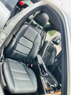 Mercedes-Benz C300 2012 Silver