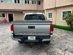 Toyota Tacoma 4dr Double Cab 2016 Gray