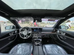 Mercedes-Benz E300 4Matic AWD Sedan (2.0L 4cyl 9A) 2017 Black