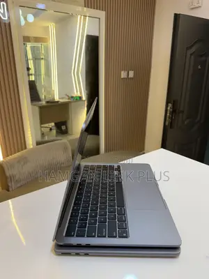 Laptop Apple MacBook Pro 2022 M2 16GB Apple M2 SSD 512GB