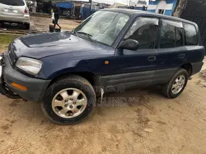 Toyota RAV4 Automatic 2000 Blue