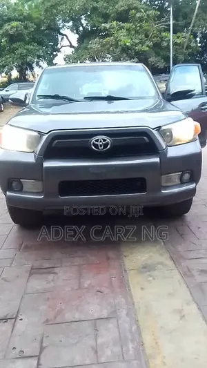 Toyota 4-Runner Limited 4WD 2012 Gray