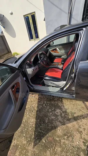 Toyota Camry XLE V6 4dr Sedan (3.5L 6cyl 6AM) 2010 Gray