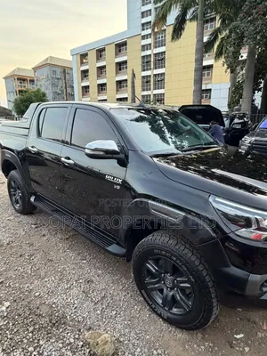 Toyota Hilux 2022 Black