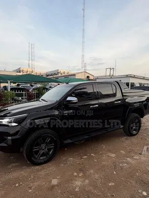 Toyota Hilux 2022 Black