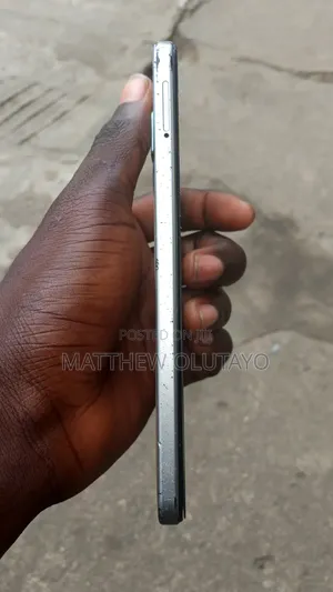 Infinix Hot 50i 128 GB White