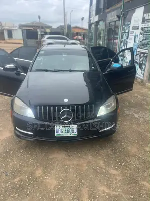 Mercedes-Benz C300 Luxury 4Matic Sedan AWD (3.0L 6cyl 7A) 2010 Black
