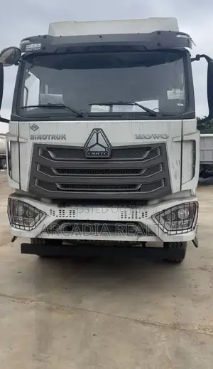 Howo NX430 16 Cylinder CNG Tractor Unit