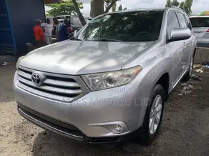 Toyota Highlander 2013 Silver