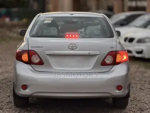 Toyota Corolla 2010 Silver