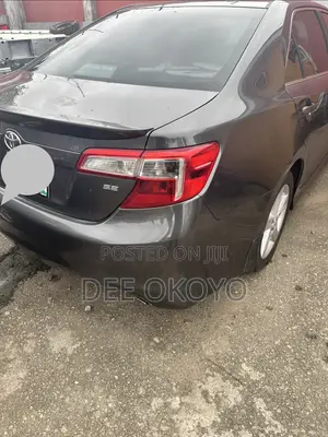 Toyota Camry SE 4dr Sedan (2.5L 4cyl 6A) 2012 Gray