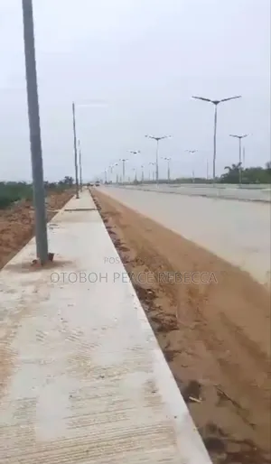 1 Pilot of Land