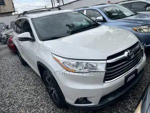 Toyota Highlander XLE V6 4x4 (3.5L 6cyl 6A) 2016 White