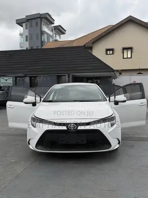 Toyota Corolla 2019 White