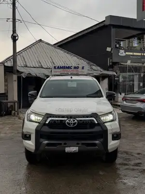 Toyota Hilux 2020 White