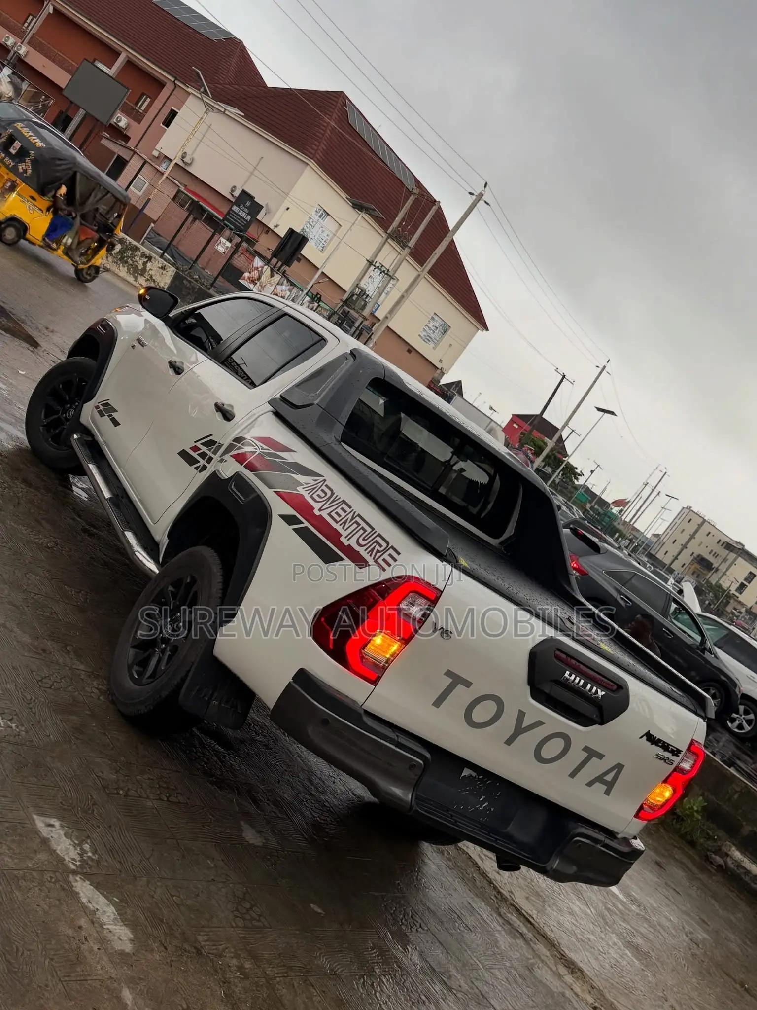 Toyota Hilux 2020 White
