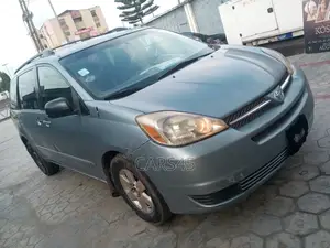 Toyota Sienna 2004 Blue