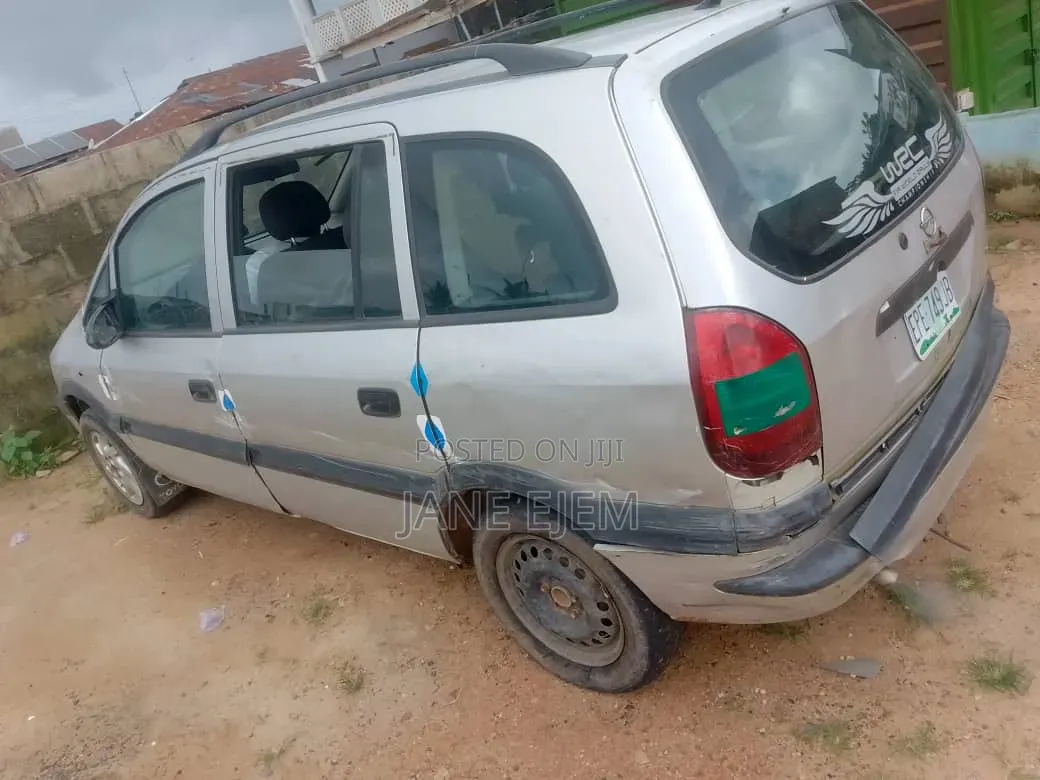Toyota Opa 2002 Silver