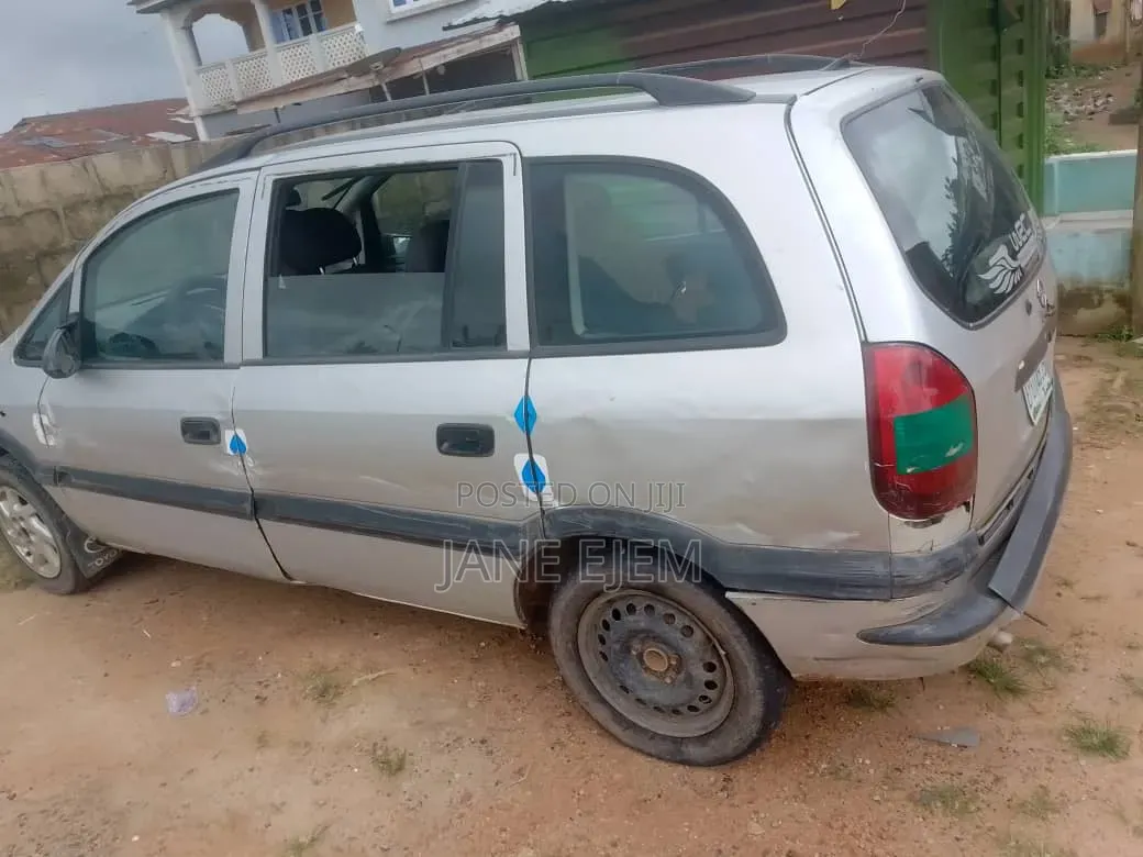 Toyota Opa 2002 Silver
