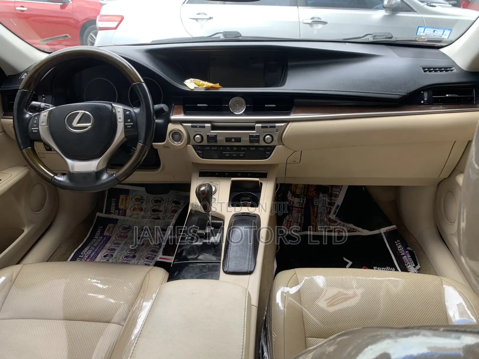 Lexus ES 2015 Red