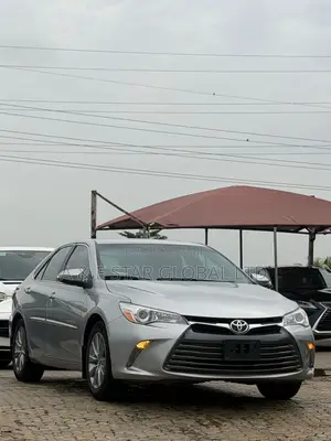 Toyota Camry XLE 4dr Sedan (2.5L 4cyl 6A) 2017 Silver