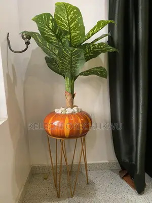 Flower and Vases With Stand