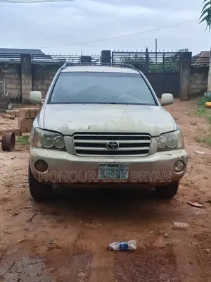 Toyota Highlander Base FWD 2004 Silver