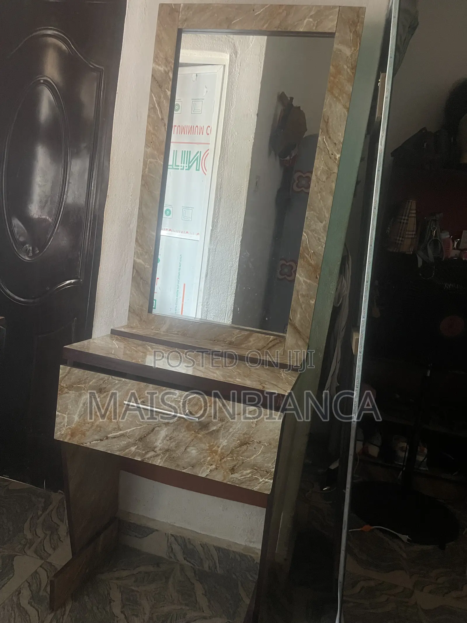 Standing Dressing Mirror With Drawer