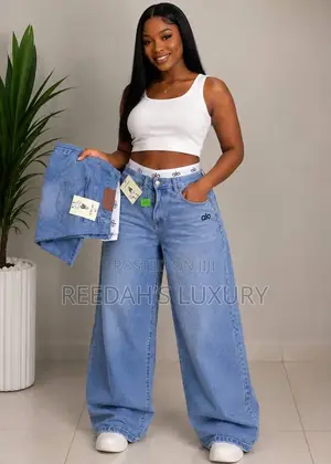 Alo Boxer-Detail Boyfriend Jeans