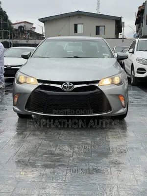 Toyota Camry SE 4dr Sedan (2.5L 4cyl 6A) 2015 Silver