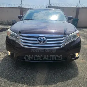 Toyota Avalon Limited Sedan FWD (3.5L 6cyl 6A) 2012 Maroon