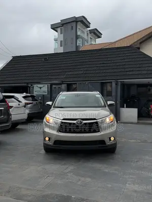 Toyota Highlander 2015 Gold